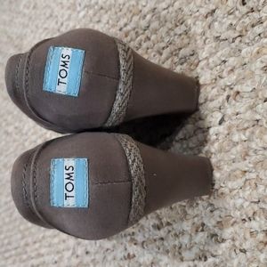 Tom's high heels gray size 10 W